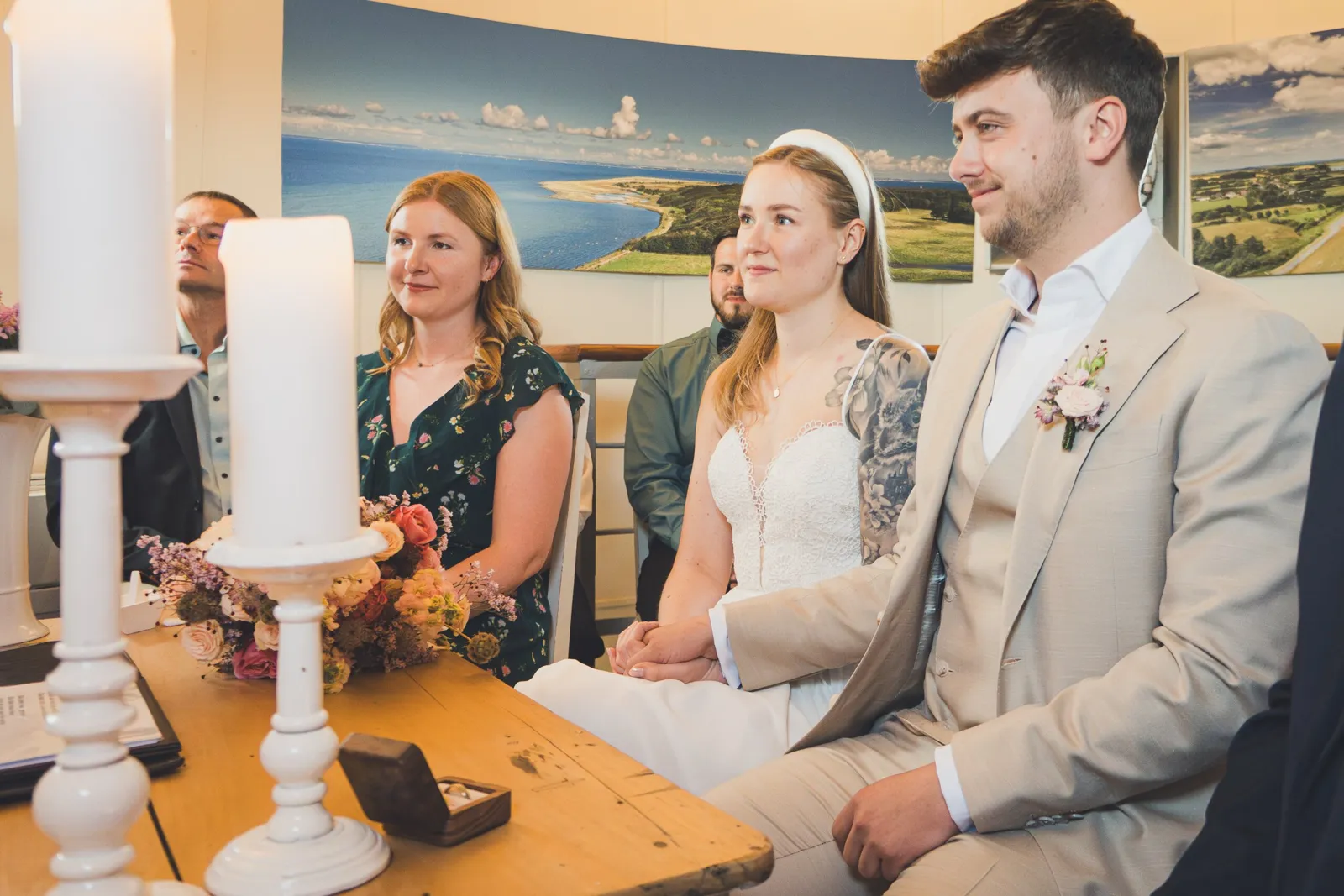 Hochzeit in Falshöft, Standesamt im Leuchtturm, Bild 2