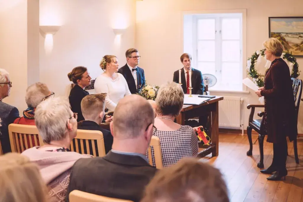 Hochzeit in Leck, Standesamt, Bild 3