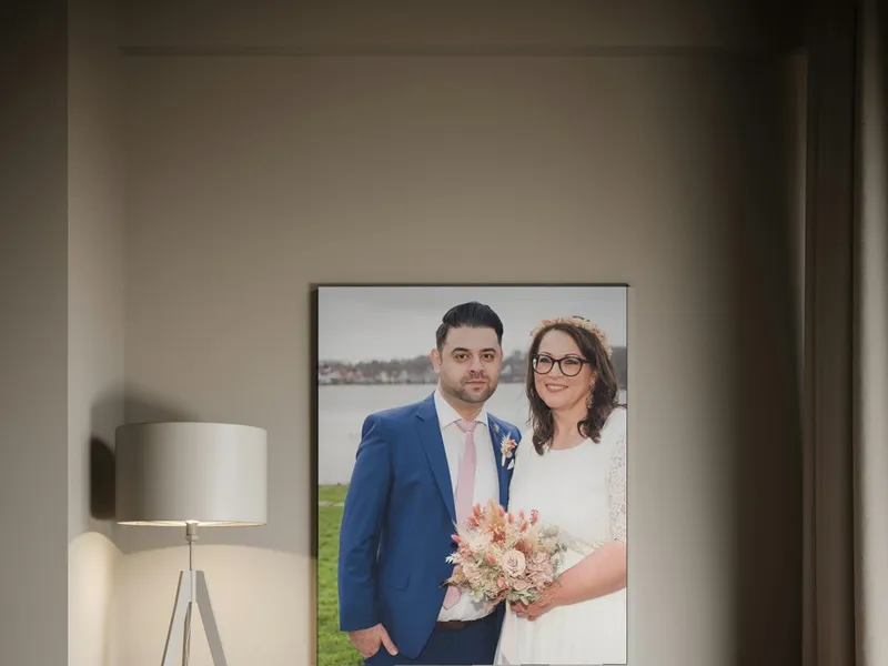 Hochzeitsfoto als Poster an der Wand